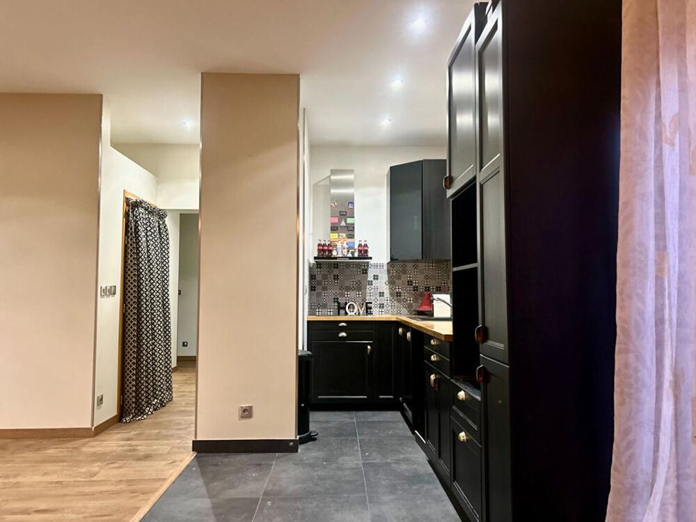 6 pièces 105 m2 Quartier Village Immeuble récent faibles charges