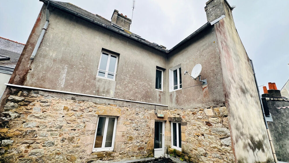 Vente Immeuble Opportunité Rare au Cœur de Crozon : Murs Commerciaux et Habitation à Fort Potentiel Crozon