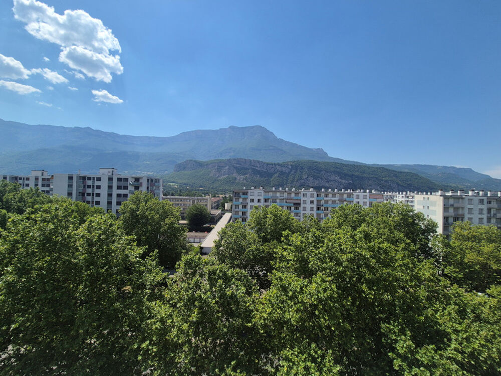 LE PONT-DE-CLAIX  VENDU LOUÉ T4 Traversant  Vue Montagnes  Étage Élevé  Marre des vis-à-vis - Pas d'encadrement des loyers