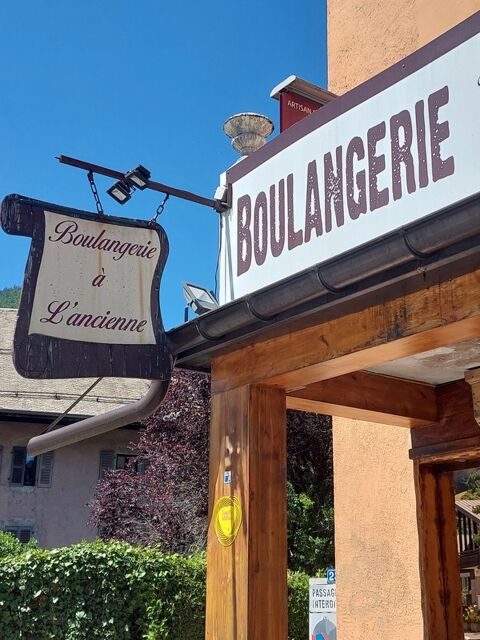 &Agrave; vendre � Boulangerie-p&acirc;tisserie artisanale � Th&ocirc;nes (74230) 308000 74230 Thones
