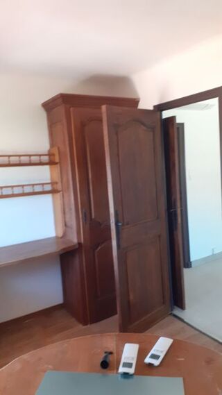  Appartement à louer 4 pièces 100 m²
