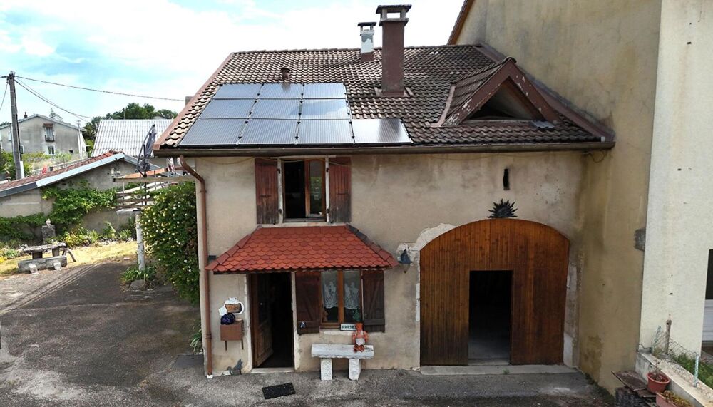 Veyziat - Oyonnax - Maison de village, 100 m², avec belle terrasse, terrain et garage