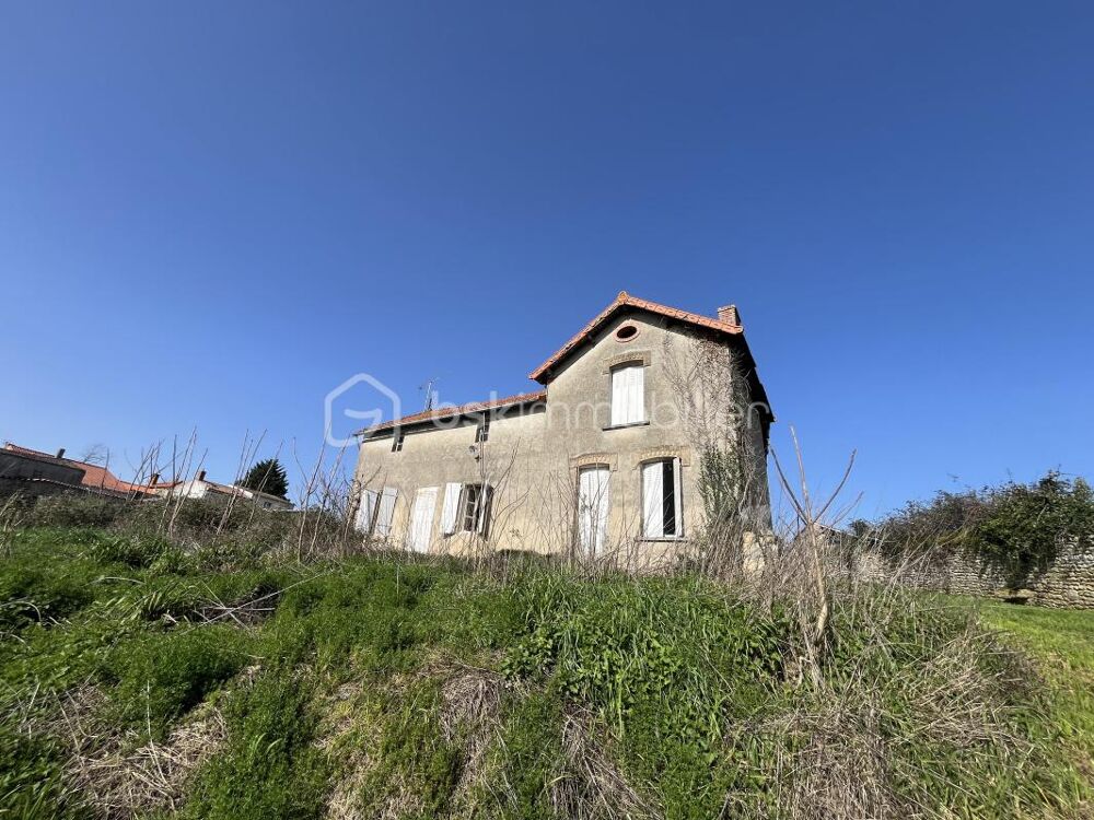 Maison en pierre à rénover  4 pièces  terrain 2046 m²  terrasse plein sud avec vue sur la vallée