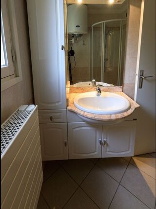  Appartement à louer 2 pièces 65 m²