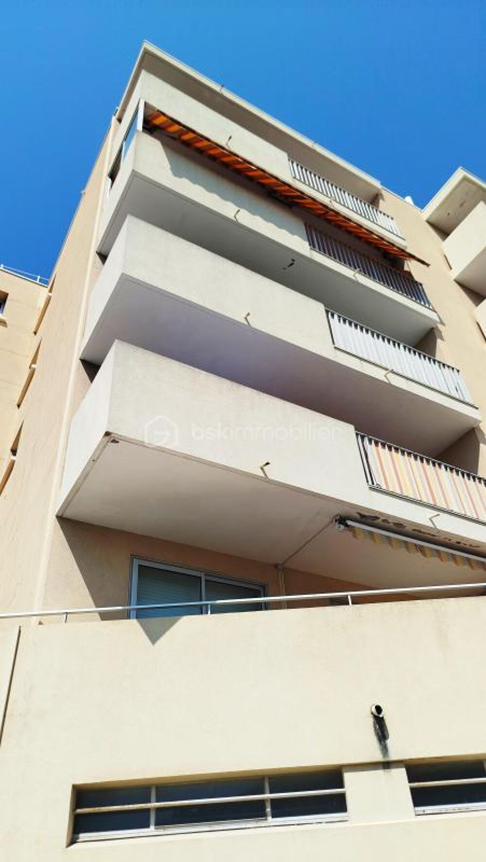 Appartement T2 de 45 m2 avec terrasse, parking et cellier, quartier Horts Sables à Fréjus