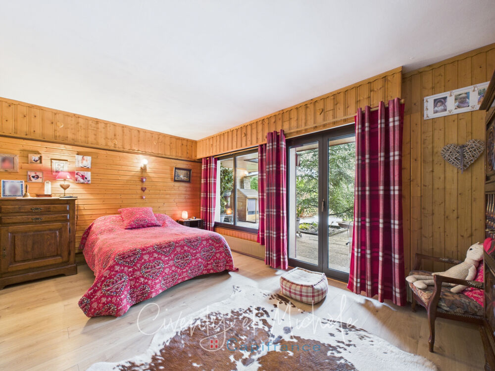 Grande propriété familiale sur 7 533 m² de terrain plat