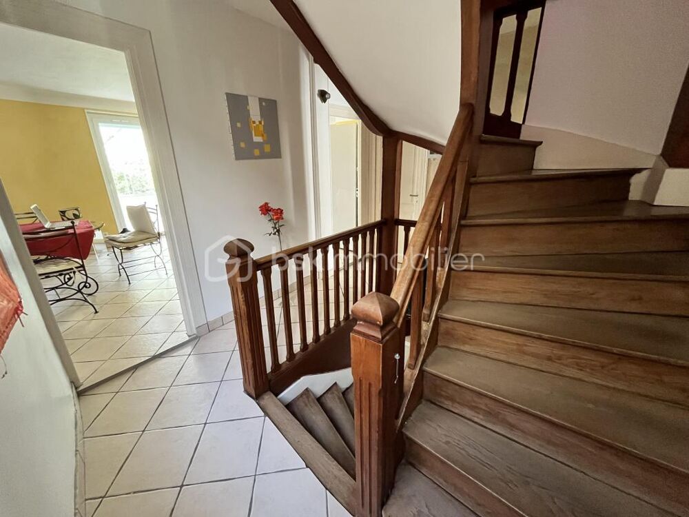 Magnifique maison de ville avec appartement au rez-de-chaussée et grande cour privative