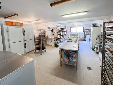 Dpt Haute Garonne (31), à vendre bail commercial à AUCAMVILLE avec parking 90000 31140 Aucamville