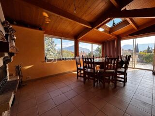  Villa  vendre 8 pices 156 m