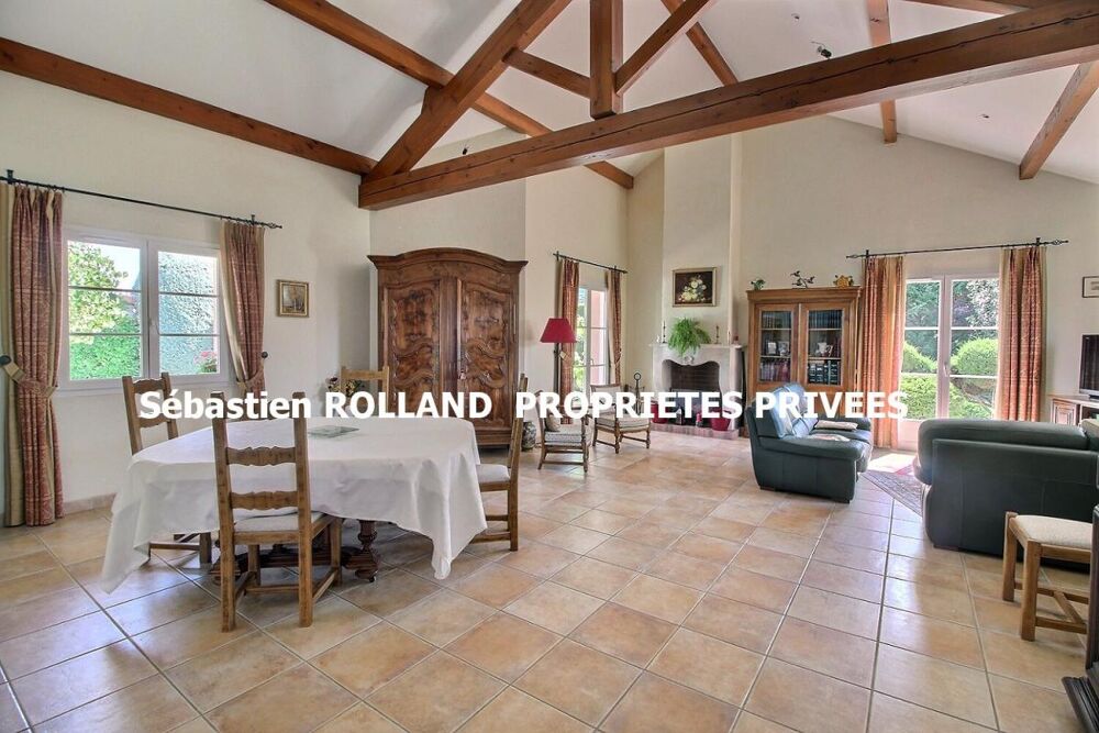 BOISSET LES MONTROND 42210 Maison de style Méditerranéen 171.5 m² 4 chambres 5900m² de terrain Clos