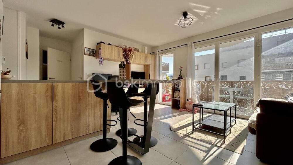 Coup de coeur, T2 de 43 m2 avec place de parking en sous-sol