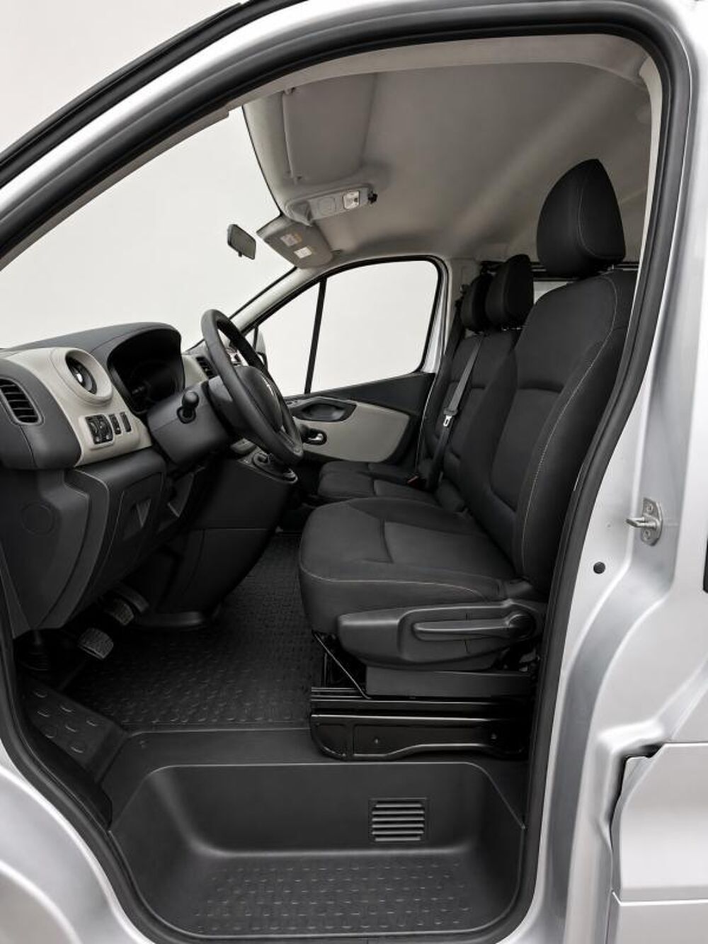 Trafic 1&deg; Main / 1.6L dci 95cv minibus 9pl - 2017 L2 long T&eacute;L/Clim 2018 occasion 60430 Abbecourt