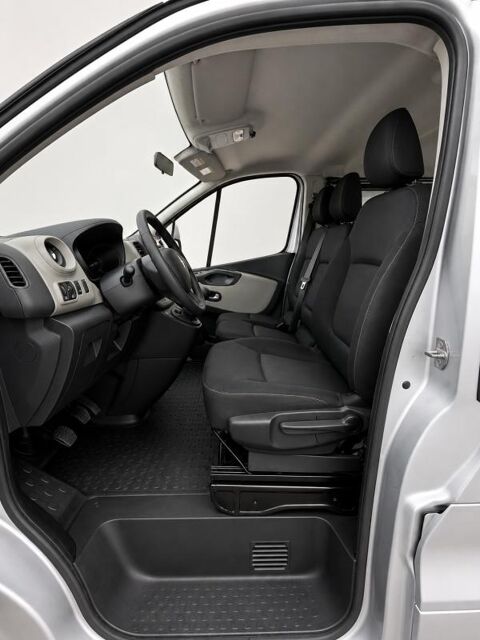 Trafic 1&deg; Main / 1.6L dci 95cv minibus 9pl - 2017 L2 long T&eacute;L/Clim 2018 occasion 60430 Abbecourt