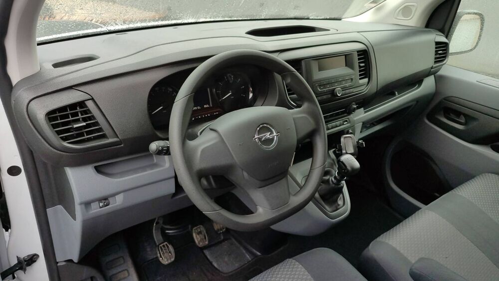 Vivaro VU III 1.5 CDTi 120 Pack Clim - Premi&egrave;re main 2022 occasion 35000 Rennes