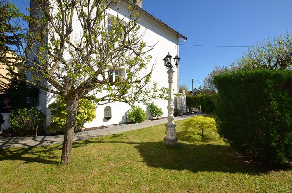 Vente Maison Maison 8 pièce(s) 205 m² (3 logements séparés) Sainte genevieve des bois