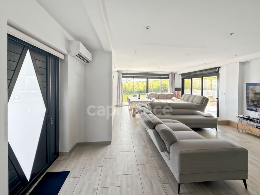 Vente Maison Une maison contemporaine avec vue mer, volumes généreux et cadre de vie privilégié à Sainte-Marie Sainte marie