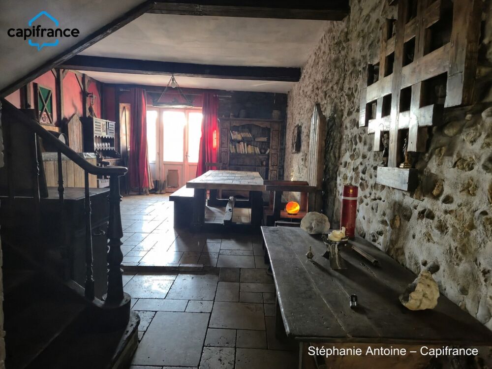 PUYOÔ  MAISON DE CARACTÈRE DE 188,83 M², 5 CHAMBRES, GRANGE DENVIRON 300 M² ET TERRAIN DE 1 198 M²  245 000 €