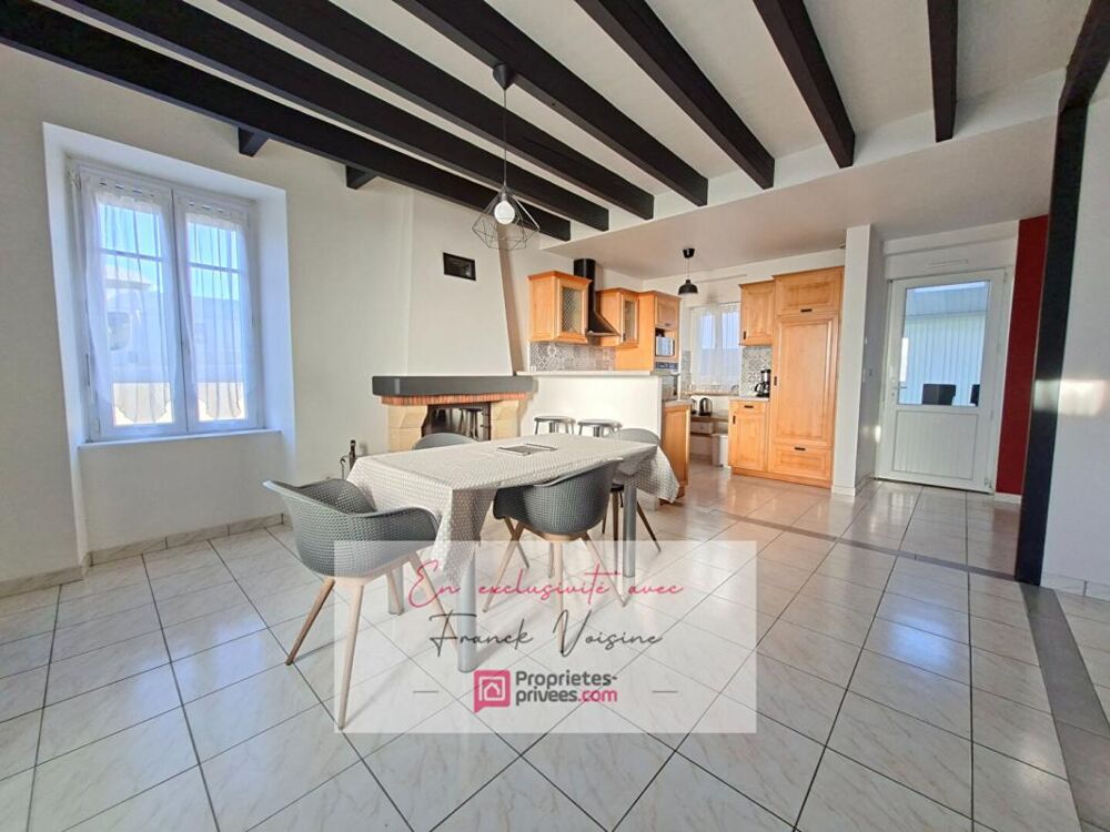 A VENDRE en EXCLUSIVITE à Vendrennes, centre bourg, maison de 100 m2 env avec 2 chambres et 1 bureau sur une parcelle de 497 m2