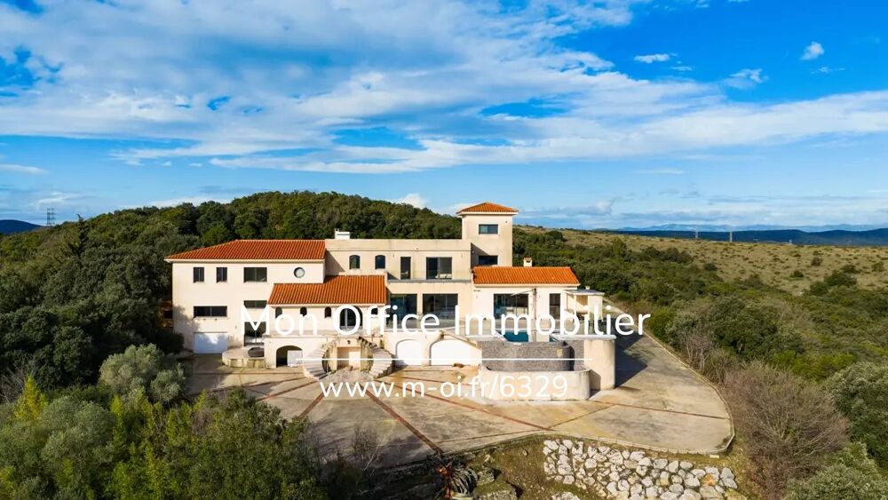 Référence : 6329-NGU - propriété 10 pièces - 32ha - 980m2 - Vue spectaculaire sur la région et la mer