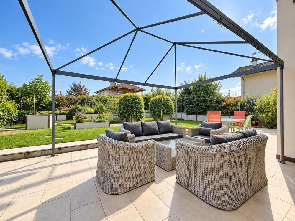 CHENS-SUR-LÉMAN  Maison 140 m² avec jardin arboré, garage et beaux volumes