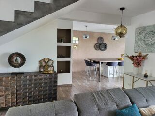  Villa à louer 4 pièces 140 m²