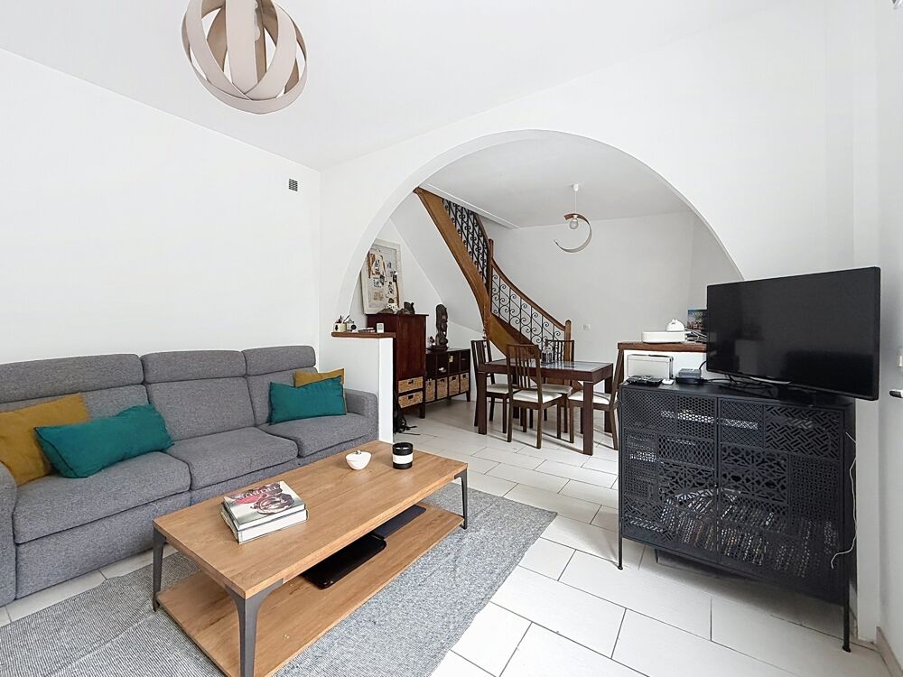 Vente Maison VOUVRAY – LE CHARME D'UNE MAISON DE VILLE RÉNOVÉE, AU CALME ET À L'ABRI DES REGARDS Vouvray