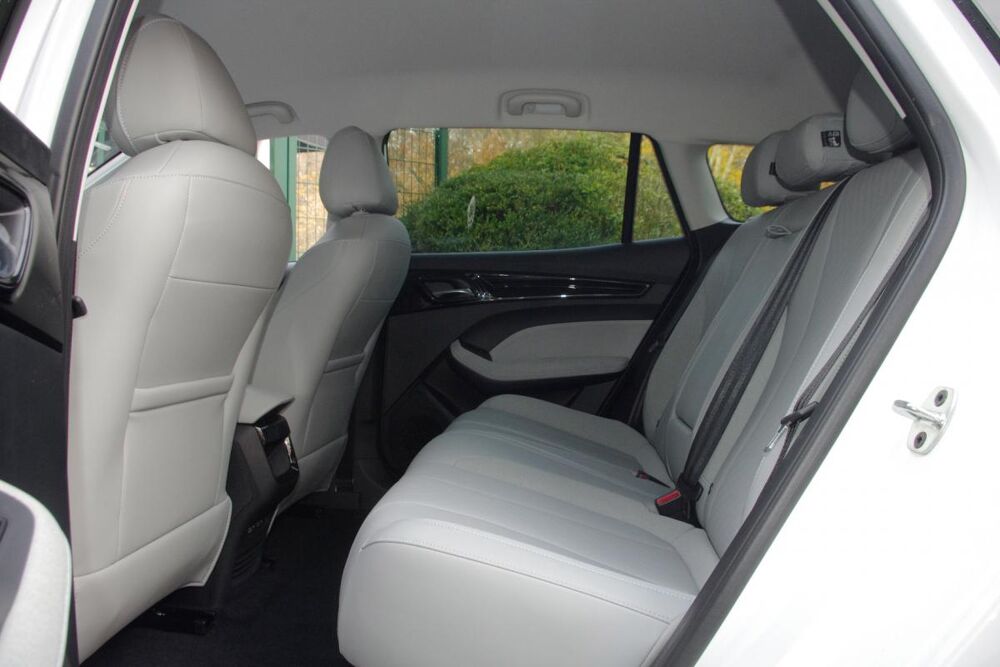 MG5 ELECTRIC 130KW LUXURY 50KWH AUTONOMIE STANDARD 2WD 2022 occasion 78240 Chambourcy