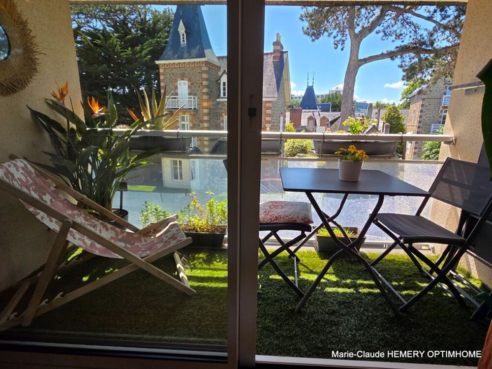 Dinard, Pointe de la Malouine. Appartement T2 traversant de 54.23 m² parfaitement rénové. 3 balcons, cave