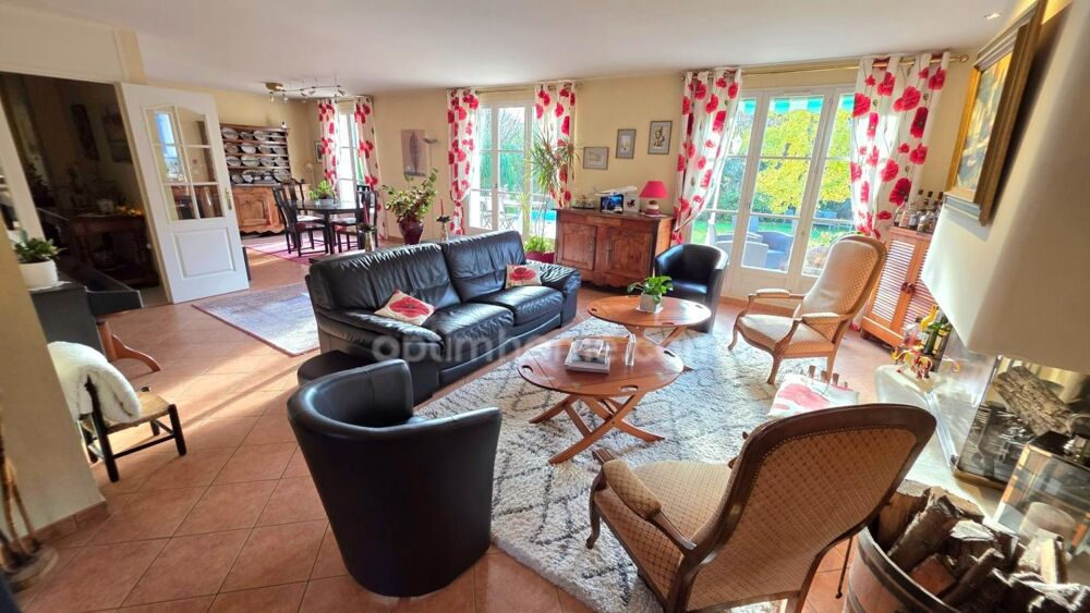 Vente Villa SAINT-PRIX, VAL D'OISE (95) : Propriété de 230 m² habitables (255 m² au sol) - 9 pièces principales - 7 chambres - 3 garages – P Saint prix
