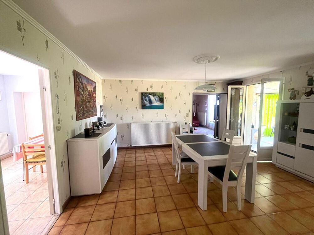 Vente Maison Maison  5 pièce(s) 109 m2 avec garage et dépendances Semussac