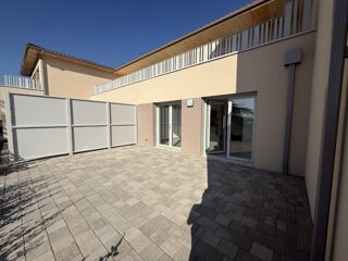  Appartement à louer 3 pièces 76 m²