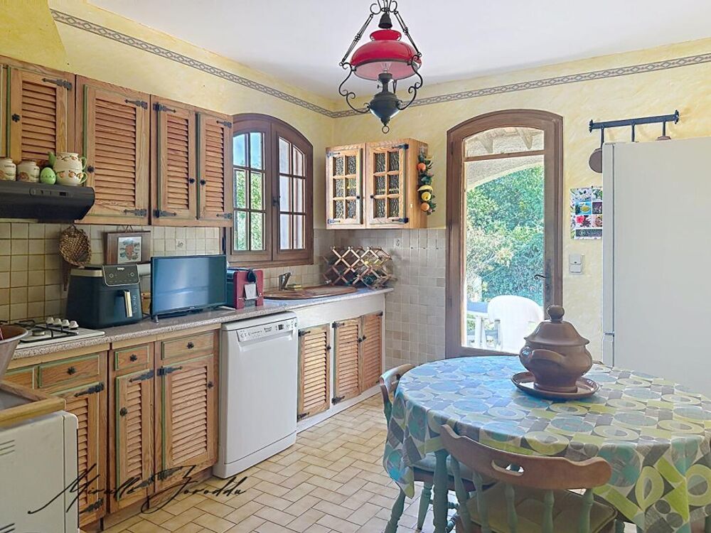 Vente Maison Jonquieres Saint Vincent, villa 4 chambres de 136 m² avec terrasse et terrain attenant Jonquieres saint vincent