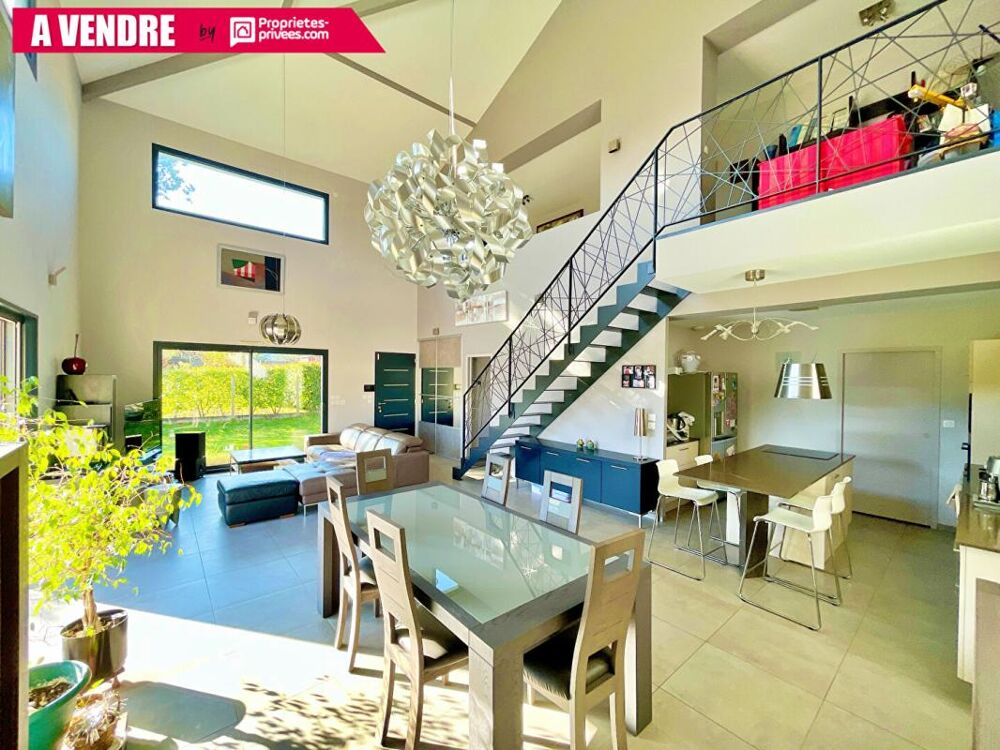 Vente Maison Maison Eysines 6 pièce(s) 170 m2 piscine dépendance double garage Eysines