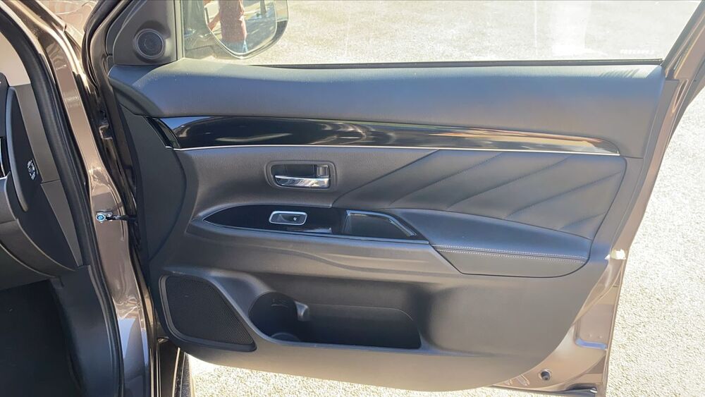 Outlander 2.4 MIVEC 224 Plug in Hybrid 4WD BVA Intense - Automatique E 2019 occasion 59000 Lille