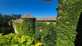 Vente Appartement Appartement  dans un château du 16ème siècle Le Pontet 5 pièce(s) 184 m2 piscine et parc Le pontet