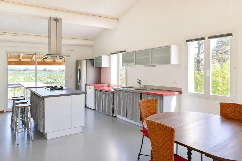 Vente Maison Projet de vie + Activité touristique avec accès rivière ! Vers pont du gard