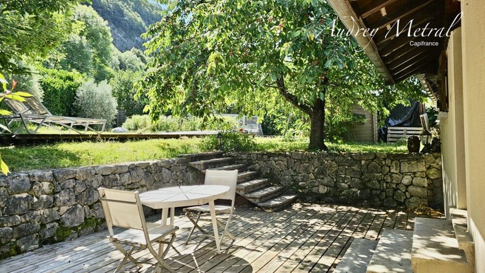 Vente Maison Maison en pierre avec piscine + terrain à vendre à SERRIERES EN CHAUTAGNE (73), 50 min de Genève et d'Annecy, 35 min d'Aix-les-B Serrieres en chautagne