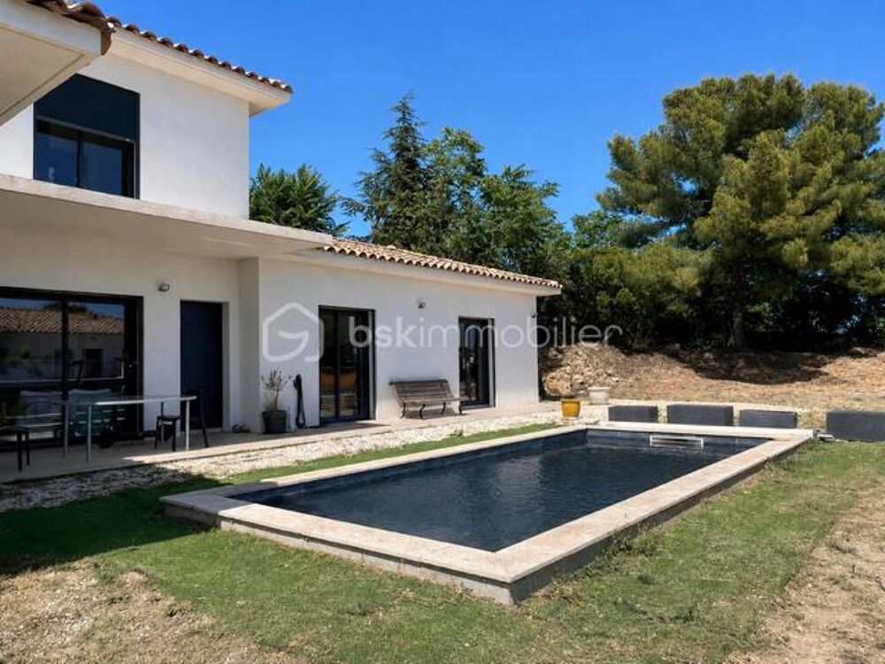 Vente Villa SANARY-SUR-MER – Villa d'architecte 2017 – 129 m² – Piscine – 3 suites – Terrain plat 800 m² Sanary sur mer
