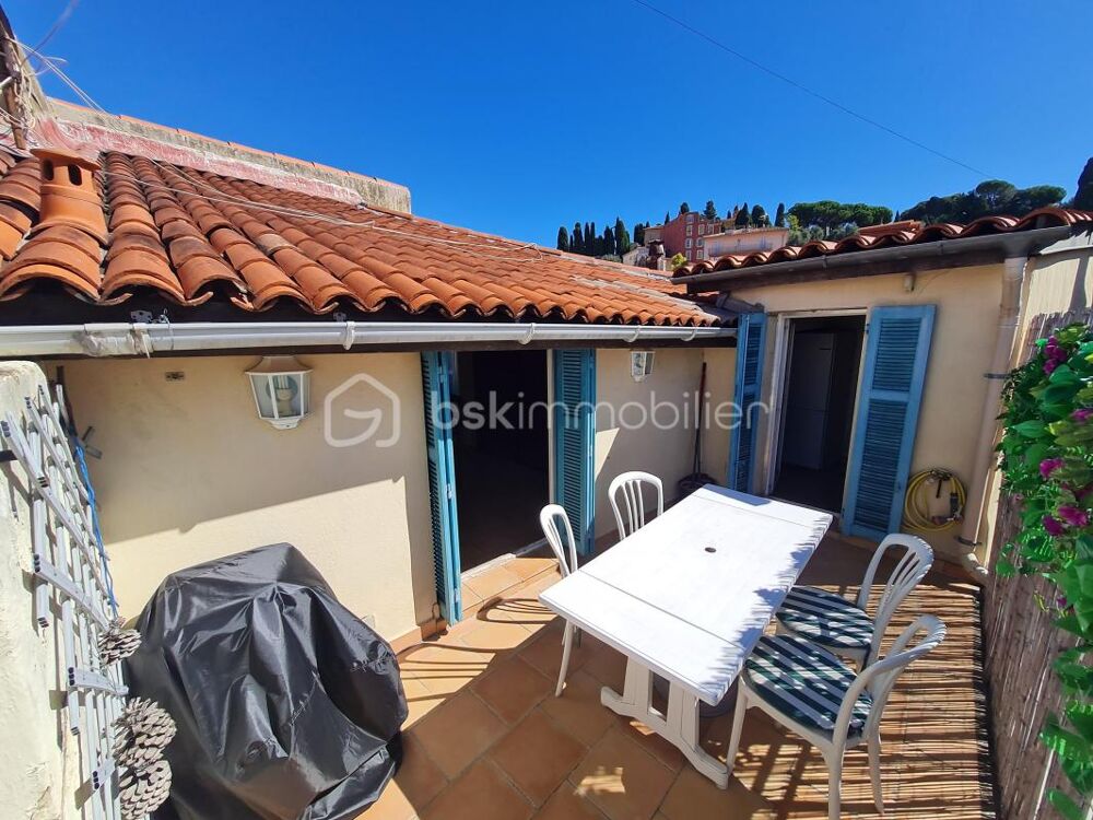 Dernier étage avec terrasse au coeur du Vieux-Nice  Fort potentiel