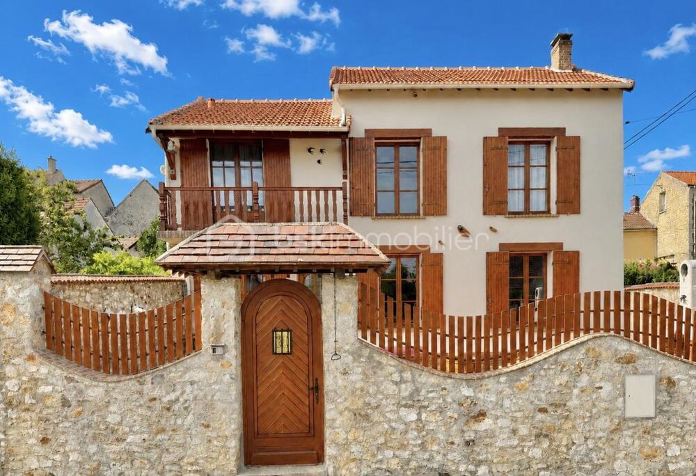 Charmante maison en pierre rénovée avec cachet  110 m²  Condé-Sainte-Libiaire