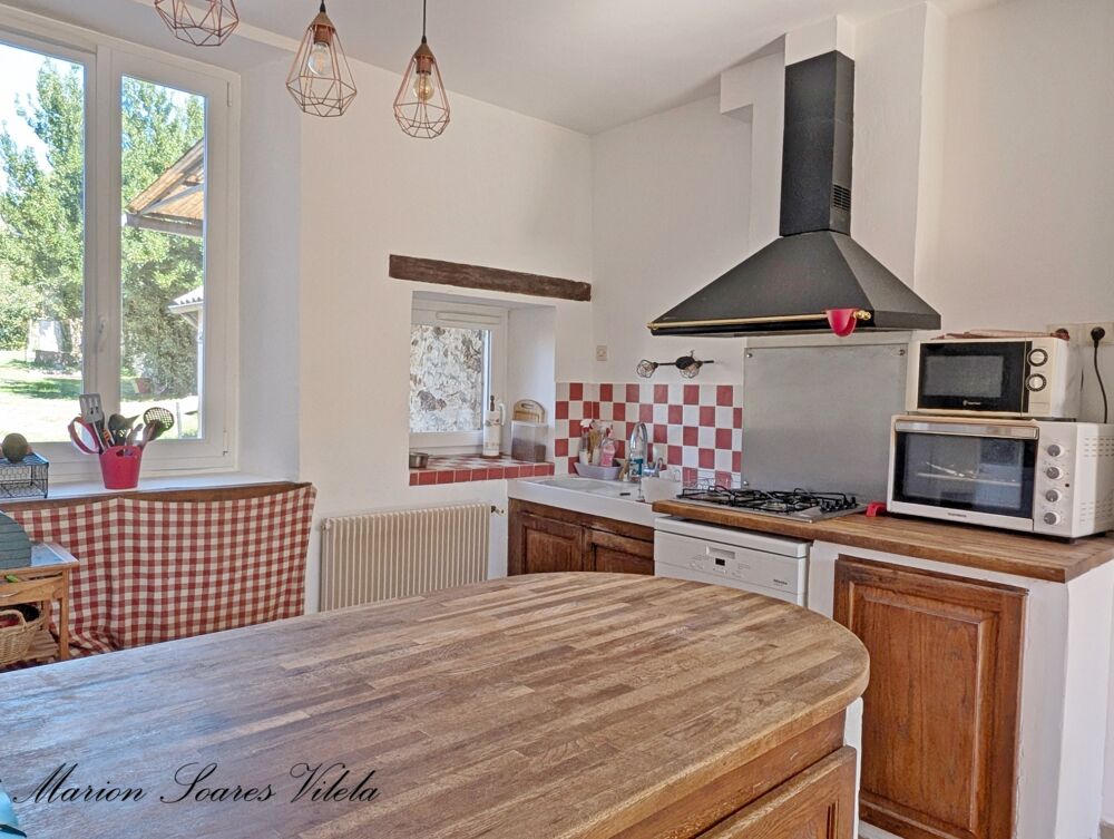 Vente Maison OZOUER-LE-VOULGIS – DU CHARME, DE BEAUX VOLUMES, 4 CHAMBRES ET UN JARDIN Ozouer le voulgis