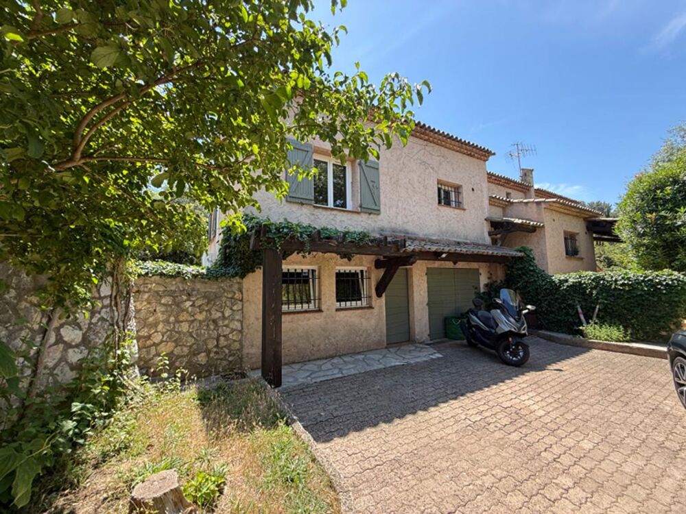 VILLA PROVENCALE RENOVÉE AVEC PISCINE, TERRASSES ET JARDIN