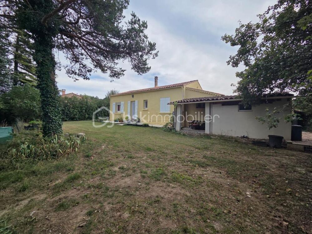 ? À Céreste, au coeur du Luberon  Maison de plain-pied rénovée avec studio indépendant et jardin clos