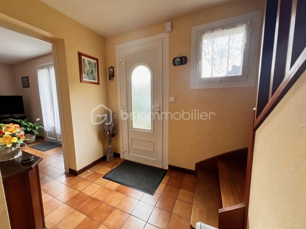 Vente Maison Maison familiale 4 chambres – 118 m² habitables – Sous-sol complet de 87 m² – En impasse, au calme Chateaulin
