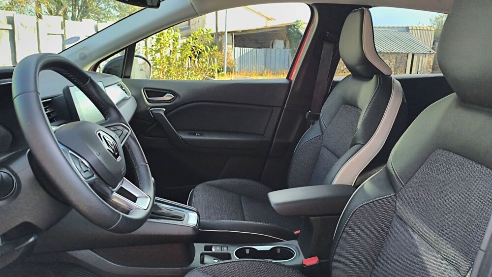 Captur 1.6 E-Tech 145 Hybrid BVA6 Intens - Automatique Entretien co 2022 occasion 85700 Pouzauges