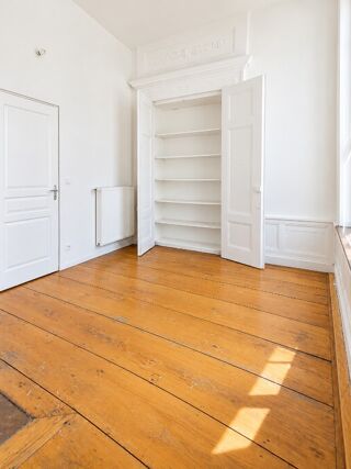  Appartement à louer 3 pièces 65 m²