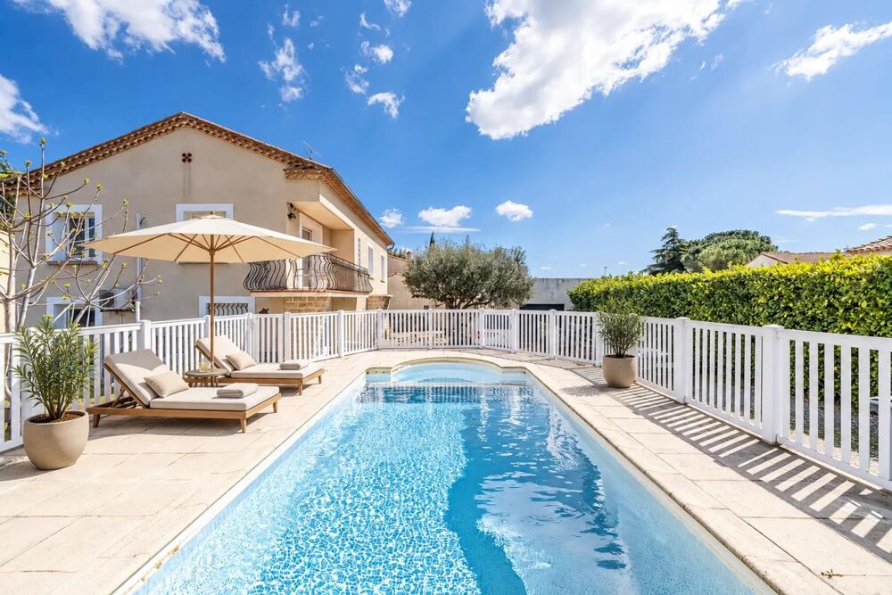 MAISON INDIVIDUELLE  6 CHAMBRES  SUD  PISCINE  GARAGE