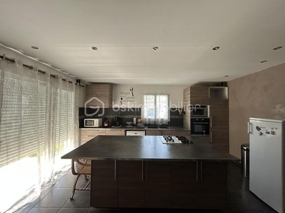 Maison plain- pied, 3 chambres, garage à SEMUSSAC