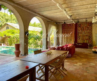  Propriété/château à vendre 15 + pièces 590 m²