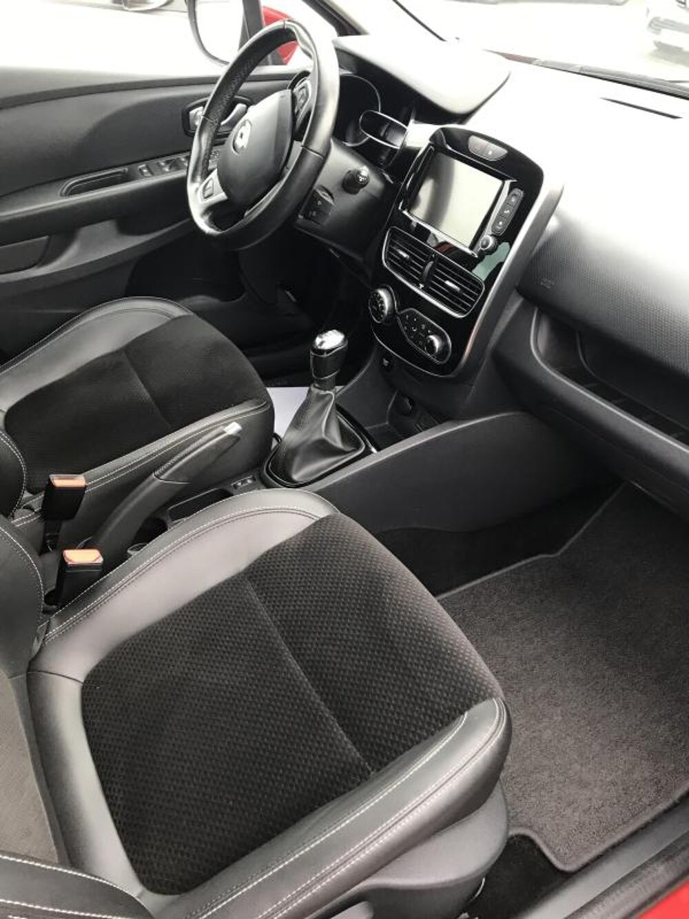 Clio IV INTENS DCI 110 2017 occasion 38160 Chatte